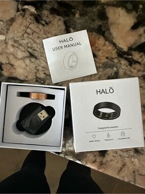 Brand New Halo Smart Ring 3 in Rose Gold Top size 8 glittery. Frosted.